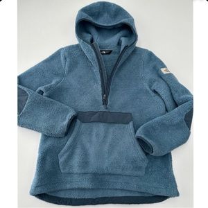 Northface fuzzy 1/4 zip